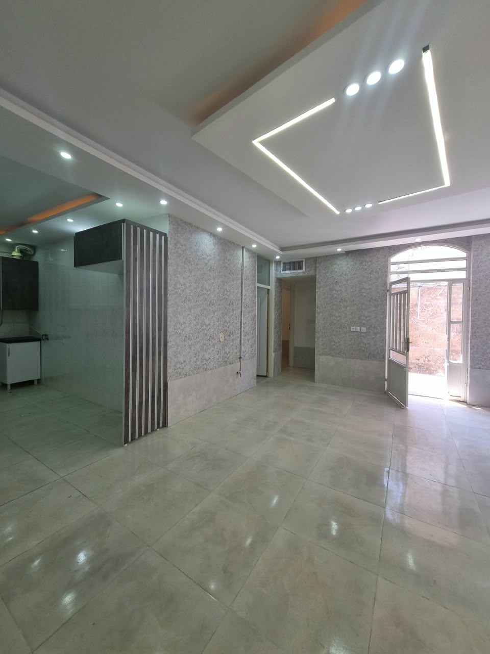 منزل همکف از دوطبقه
